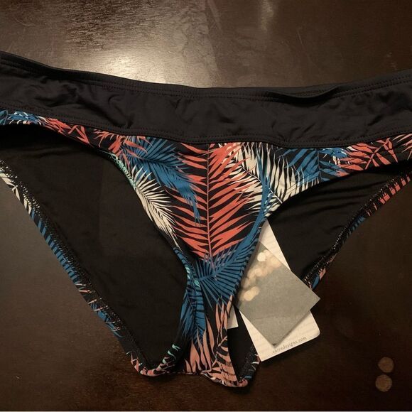 Catalina Bikini Bottoms Black Kauai/Black Women's Swimwear Carve Designs SM $48 - Picture 2 of 6